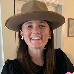 Meet your Posher, Abby